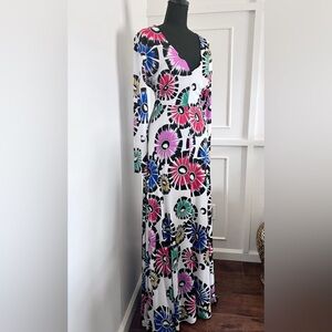 STORE SAMPLE Women's White Maxi Dress with Multicolor  Print